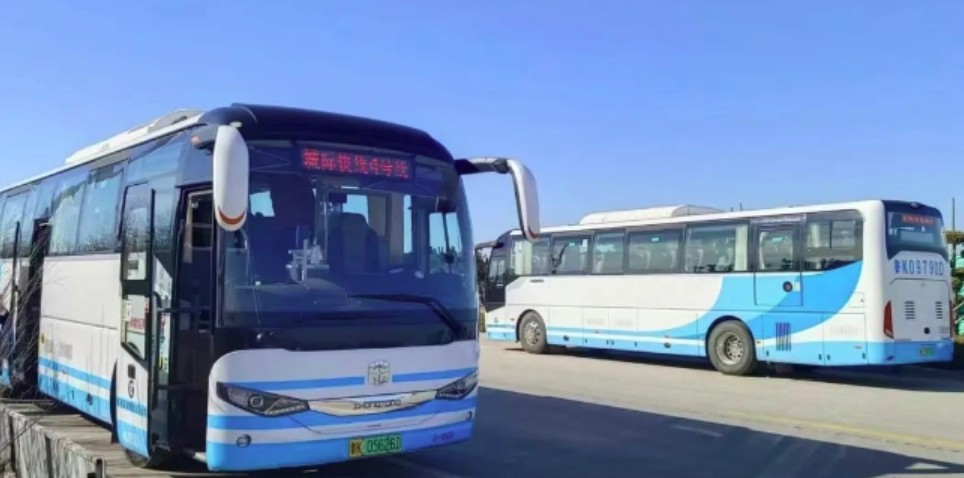 乘坐城際4號(hào)線，打卡布魯維斯、那香海、海草部落，連線貓頭山、火炬八街。